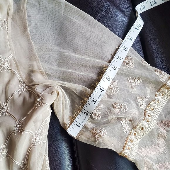 Maria B Off White / Beige Dress with Beautiful Embroidery (3 piece suit) - Picture 14 of 15